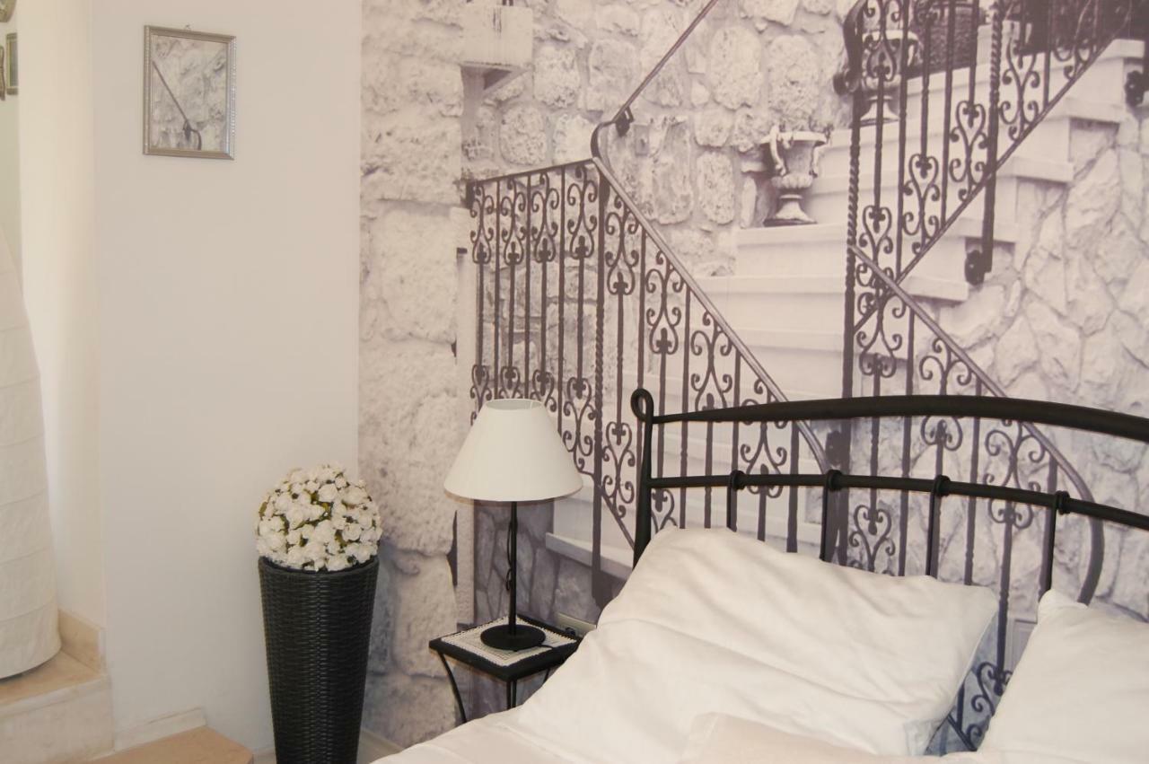 Studio Apartment For 2 Adults And 1 Child Makarska Exterior foto
